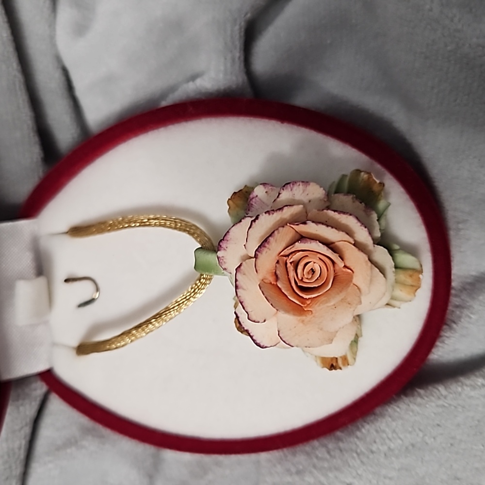 Capodimonte Rose Pendant